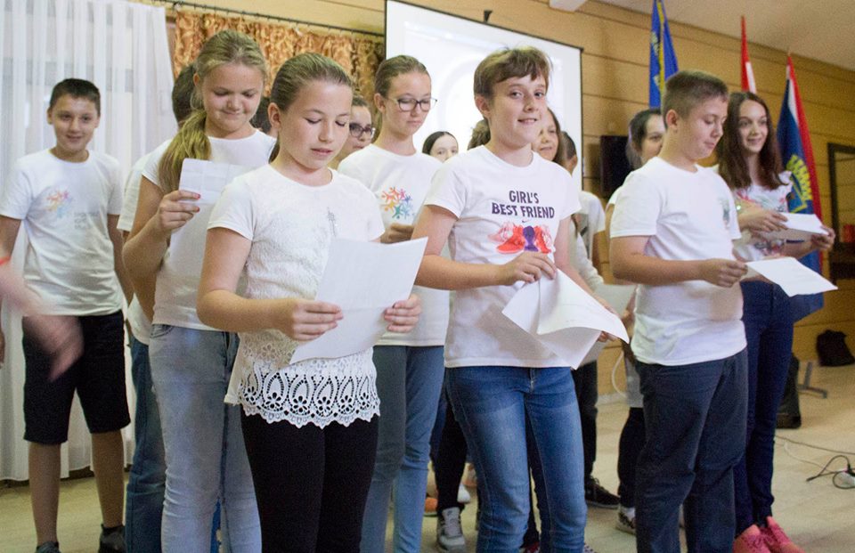 18893437_794910160661991_5643374806908646273_n