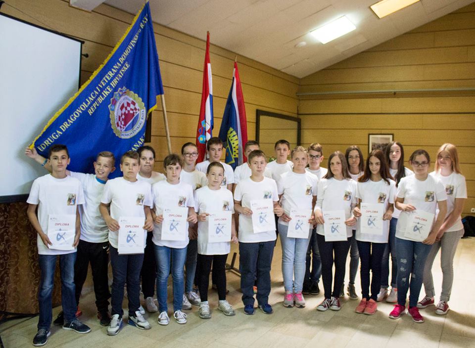 18920217_794914460661561_5389527558240247961_n