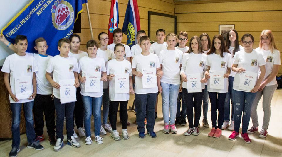 18920614_794914443994896_6174382619654820106_n