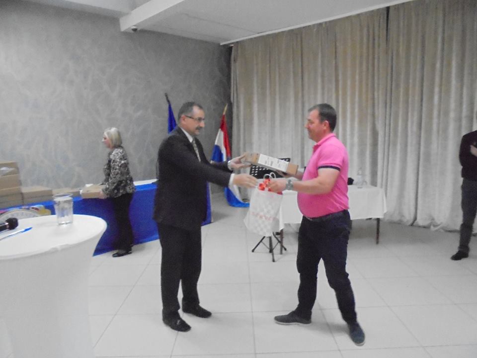 30710009_1685083124906468_2556584630178283520_n