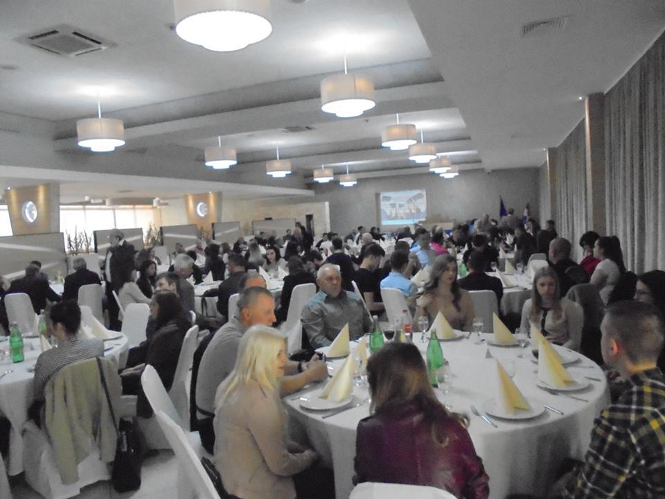 30724422_1685083994906381_1116595805088645120_n