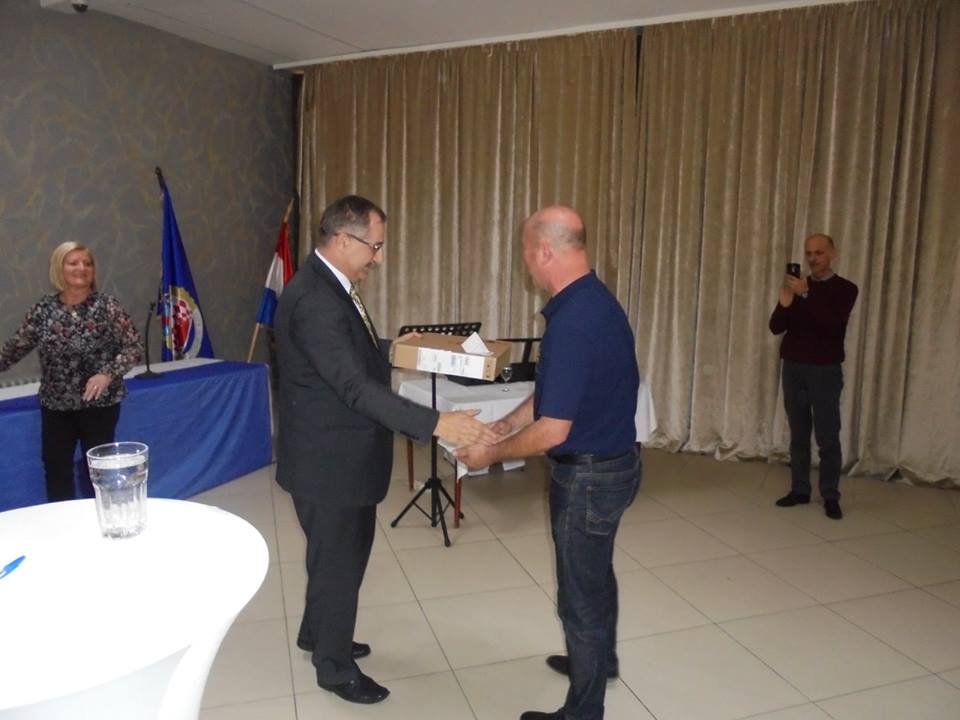 30739116_1685083424906438_7591468203075698688_n