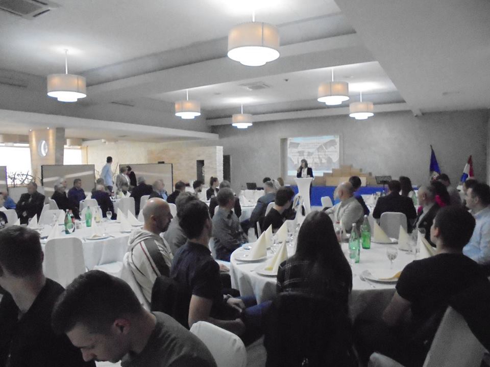 30740870_1685084708239643_5830732397141819392_n