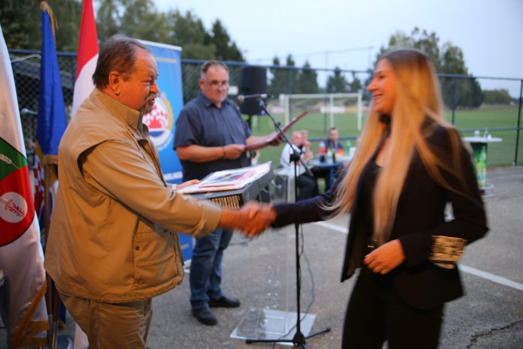 IMG-f5099f906e177b1f3d7025b55b08316d-V